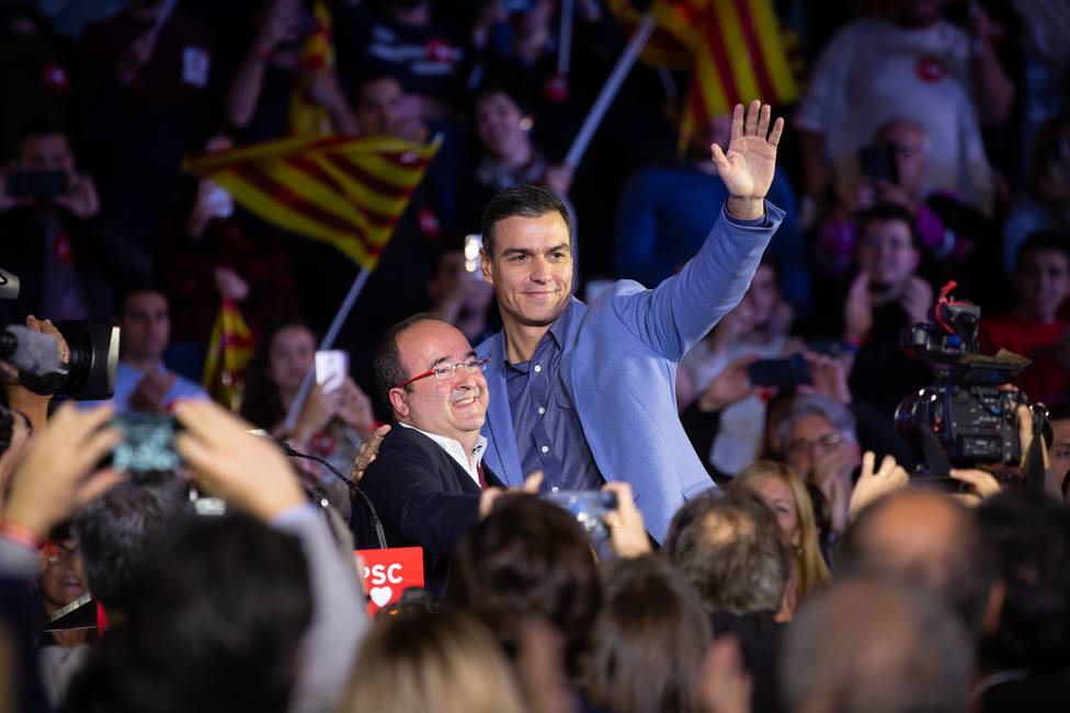 Sánchez cierra la campaña en Barcelona presentándose como la esperanza frente a independentistas y franquistas