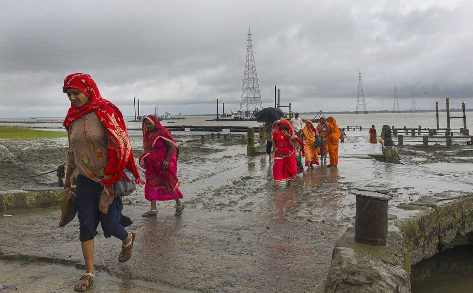 Al menos once muertos y millones de evacuadios por el ciclón Bulbul en India y Bangladesh