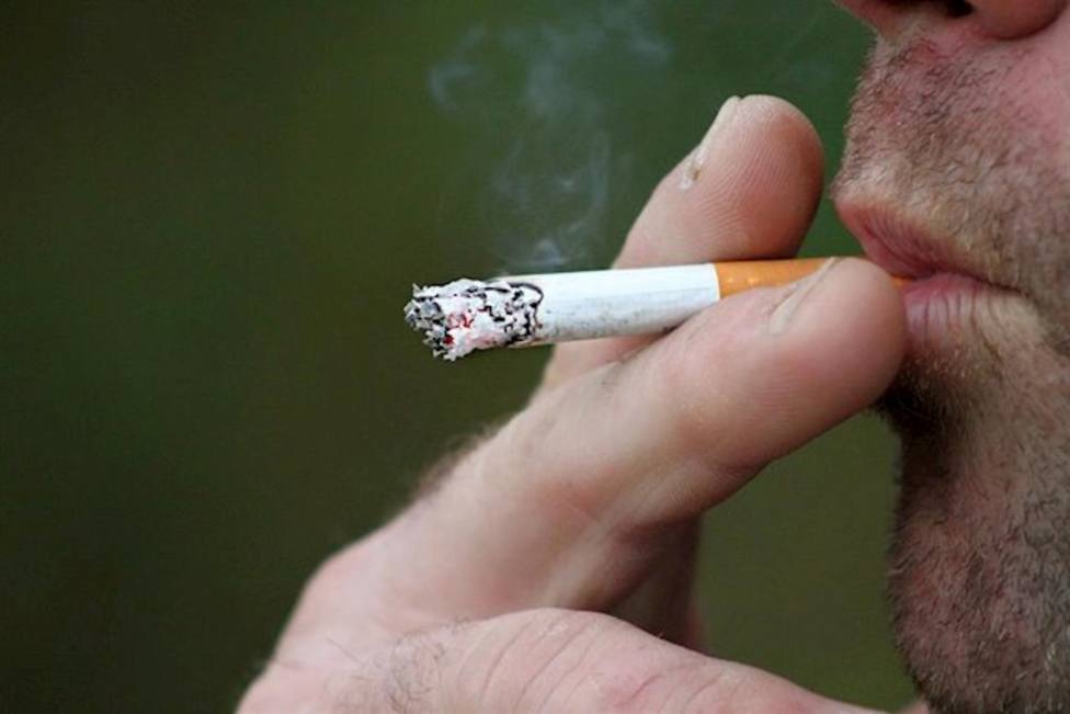 Los fumadores aumentan su consumo desde el inicio de la pandemia pese al riesgo, según una encuesta