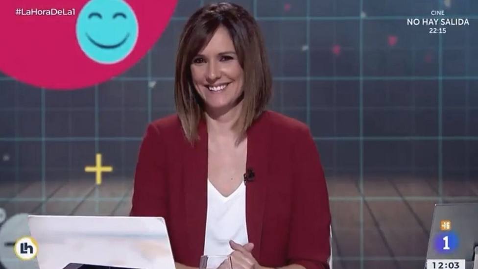 Mónica López se parte de risa en TVE con un chiste sobre Pablo Casado: “A la derecha”