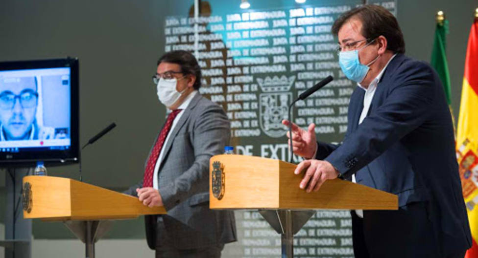 El presidente y el consejero de Sanidad de Extremadura, Guillermo Fernández Vara y José María Vergeles