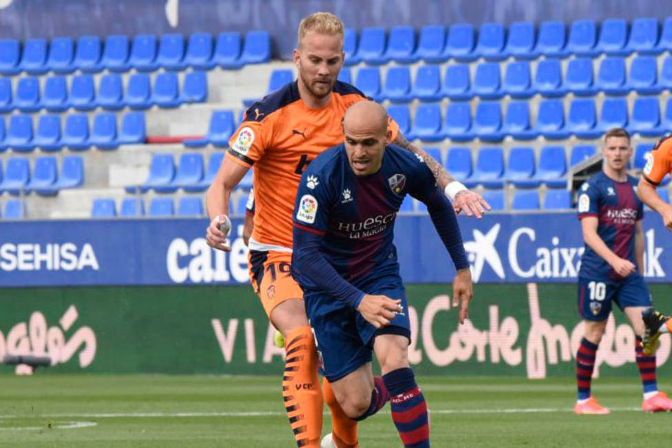 Sandro controla un balón en el partido ante el Valencia (@LaLiga)