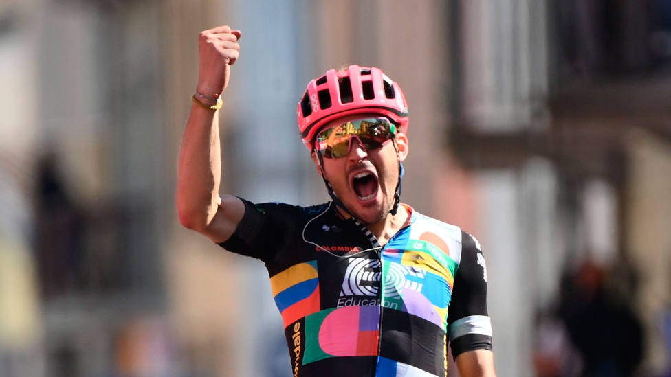 El italiano Bettiol celebra su triunfo en la etapa 18 del Giro de Italia (FOTO: Giro de Italia)