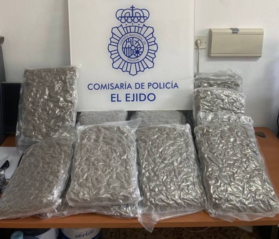 Frustran un traslado de droga en El Ejido e incautan 18 kilos de cogollos de marihuana