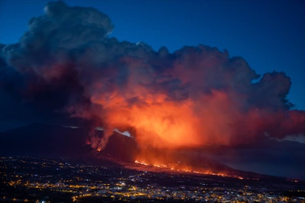 La nube de ceniza afectará al aeropuerto de La Palma hasta el fin de semana