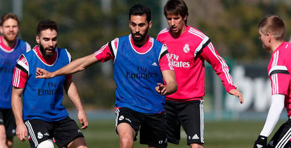 Carvajal sí se ejercitó con el resto de la plantilla (FOTO: Real Madrid)