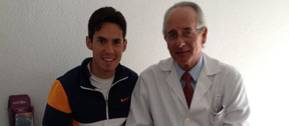 Diego Silveti junto al doctor Madrigal en Sevilla