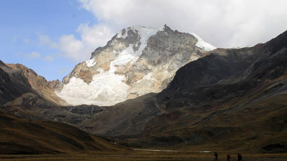 Un español pierde la vida y otro resulta herido mientras escalaban en Los Andes bolivianos