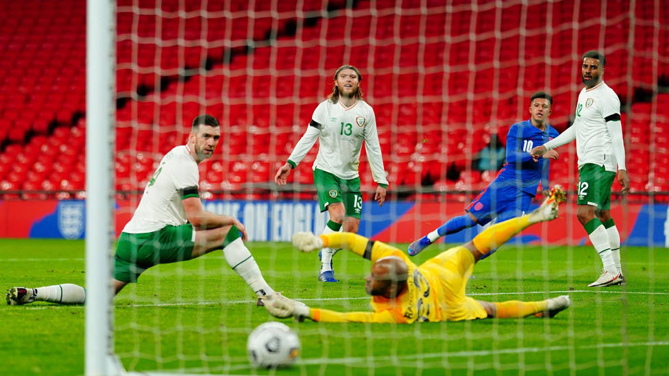 Inglaterra arrolla a Irlanda; Gales sufre la ausencia de Bale y empata contra Estados Unidos