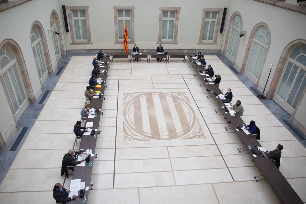 El Govern de Cataluña convoca el viernes a las 12.00 la mesa de partidos para decidir si se pospone el 14F