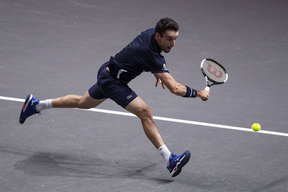 Tenis.-Bautista avanza a semifinales y Davidovich cae en Montpellier