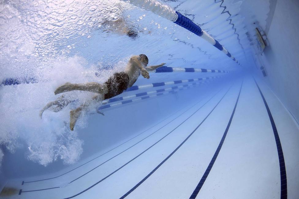 La concejalía de Deportes organiza cursos de natación en tres piscinas municipales en Cáceres