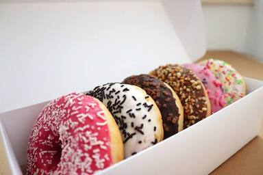 Esta es la apasionante historia del panadero español que inventó los donuts