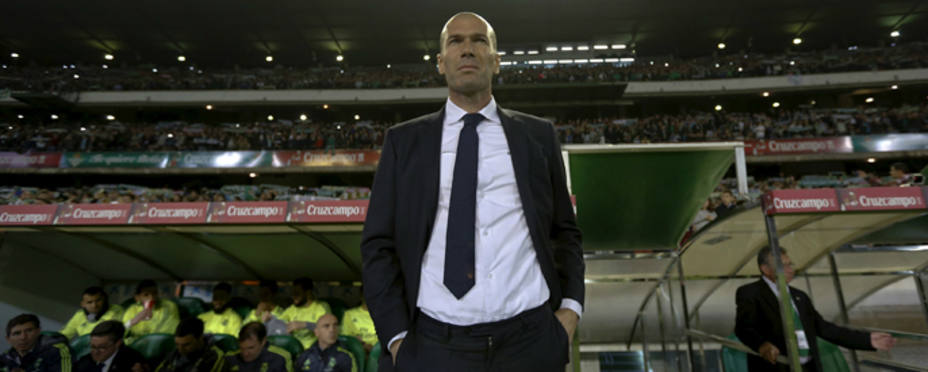 Zidane se deja en Sevilla sus dos primeros puntos. REUTERS