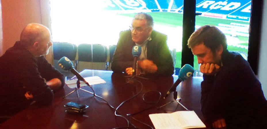 Joan Collet, durante la entrevista para Esports Cope, junto a Joan Batllori y Quique Iglesias