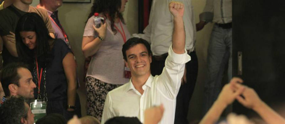 Pedro Sánchez celebra la victoria. EFE
