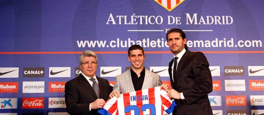 El Atlético de Madrid presenta a Insúa (clubatleticodemadrid.com)