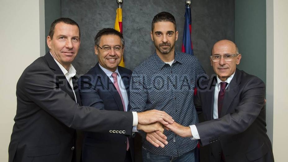 Navarro firma su continuidad con el Barça durante los próximos diez años