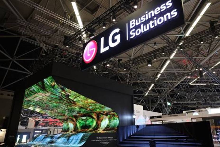 LG presenta sus soluciones de cartelería: desde señalética OLED transparente a toda una gama de productos LED