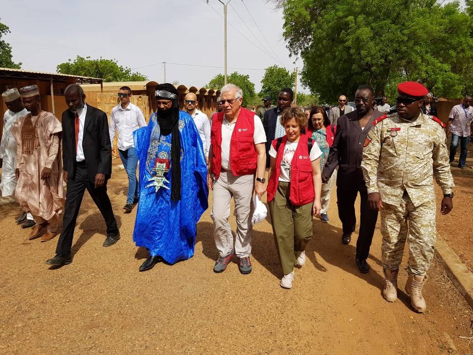 Borrell aborda con el Gobierno de Níger la cooperación en inmigración y seguridad