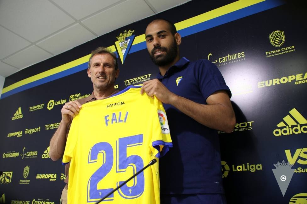 Fali, jugador del Cádiz, en Tiempo de Juego: Tienen que matarme para quitarme los tres puntos