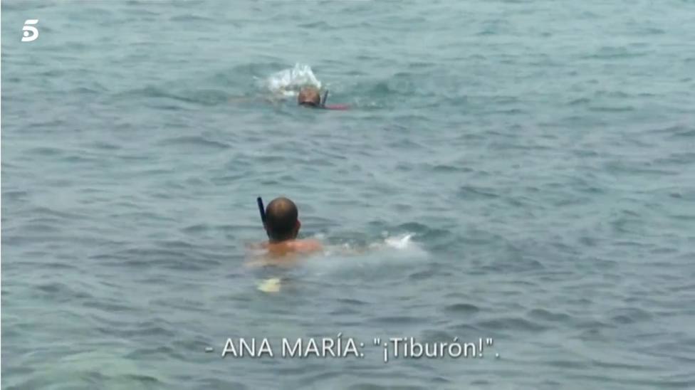 Supervivientes: Avilés rechaza ayudar a Ana maria Aldón ante la presencia de un tiburón