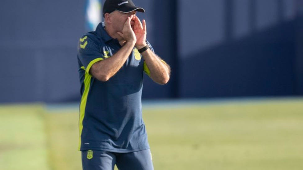 Pepe Mel, entrenador de la UD Las Palmas, durante un entrenamiento (IMAGEN: UD Las Palmas)