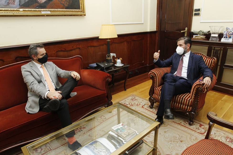 El delegado del Gobierno, José Miñones, en su encuentro con el alcalde de Ferrol