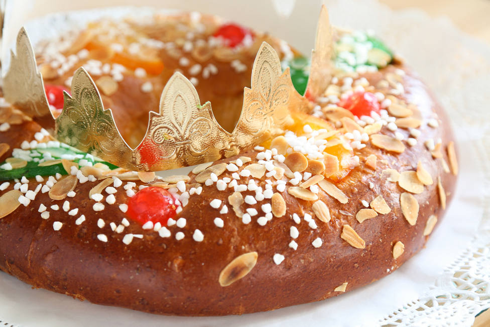 ¿Por qué el roscón de Reyes lleva fruta escarchada?