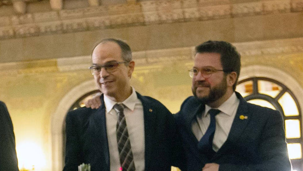 Pere Aragonès y Jordi Turull en una imagen de archivo en el Parlamento de Cataluña