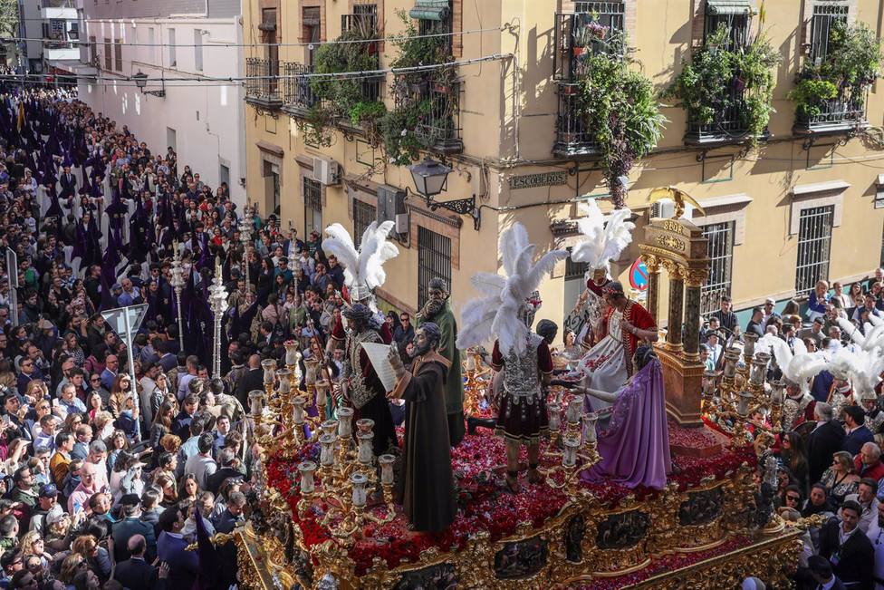Las normas de la Semana Santa en Sevilla: Ampliación de horarios, ley seca y sin sillitas
