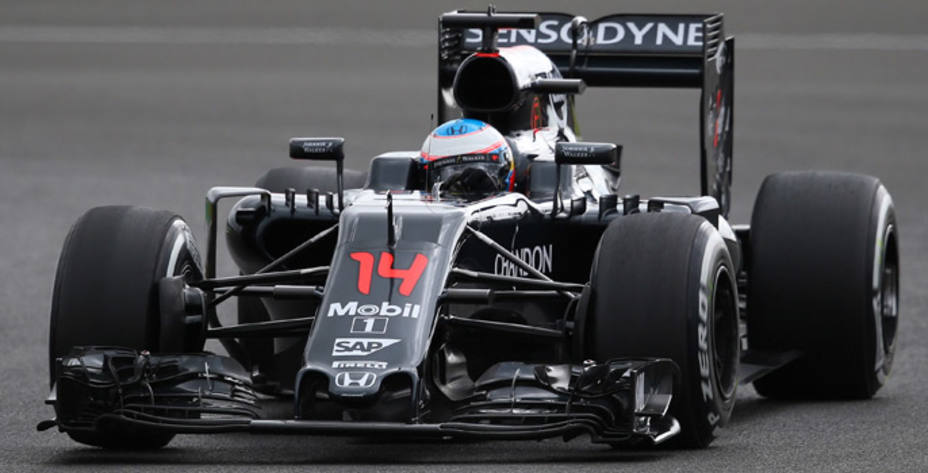Fernando Alonso en el GP de Silverstone. REUTERS
