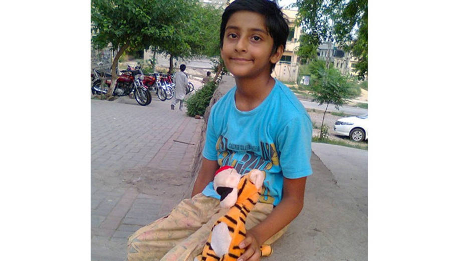 Jonathan, el niño pakistaní que lleva siete años con metralla en la cabeza. Change.org