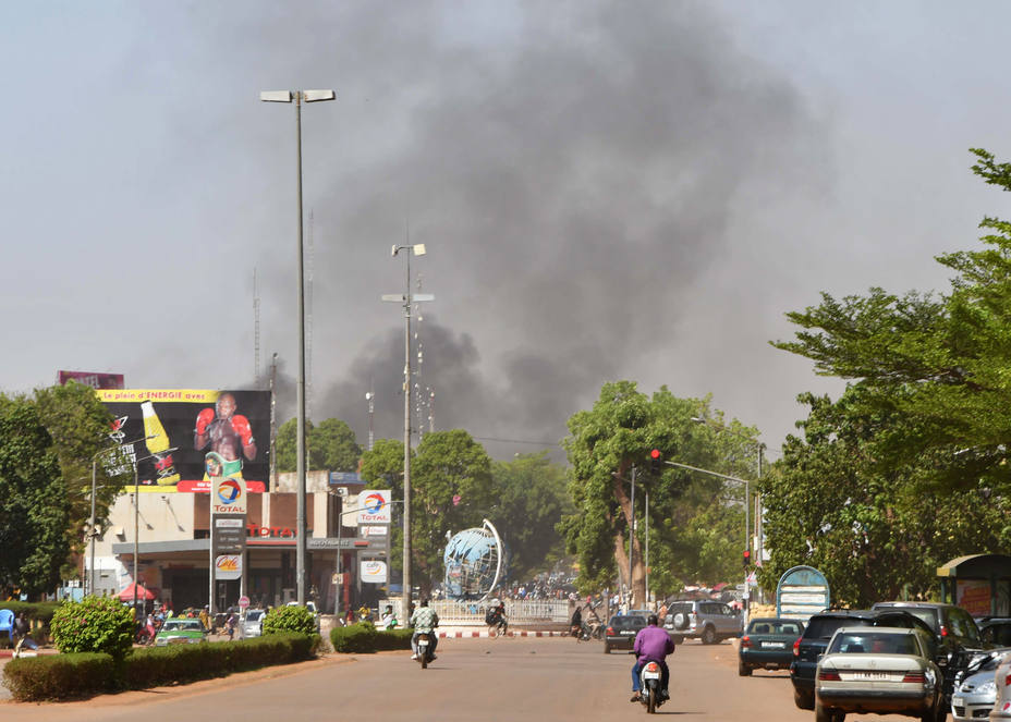 Varios hombres armados atacan la embajada francesa en Burkina Faso