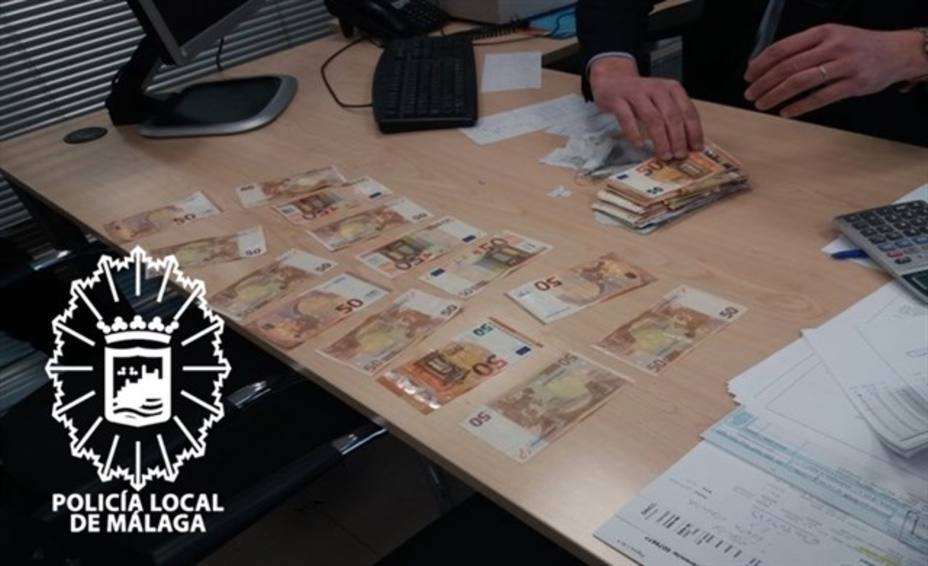 Recuperados en Málaga 10.000 euros que su propietario perdió tras sacarlos del banco