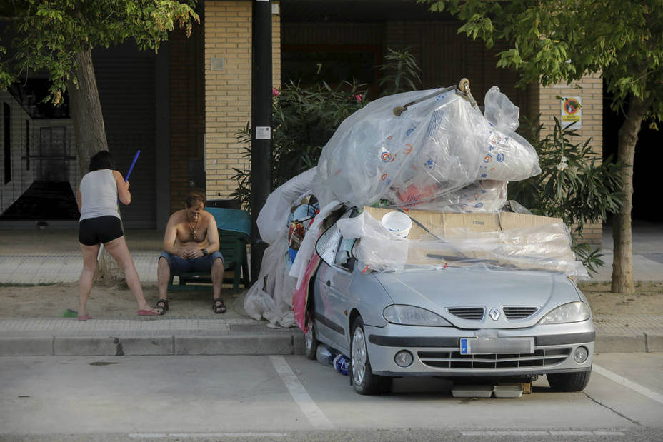 Una pareja vive en su coche desde hace tres meses en Zaragoza