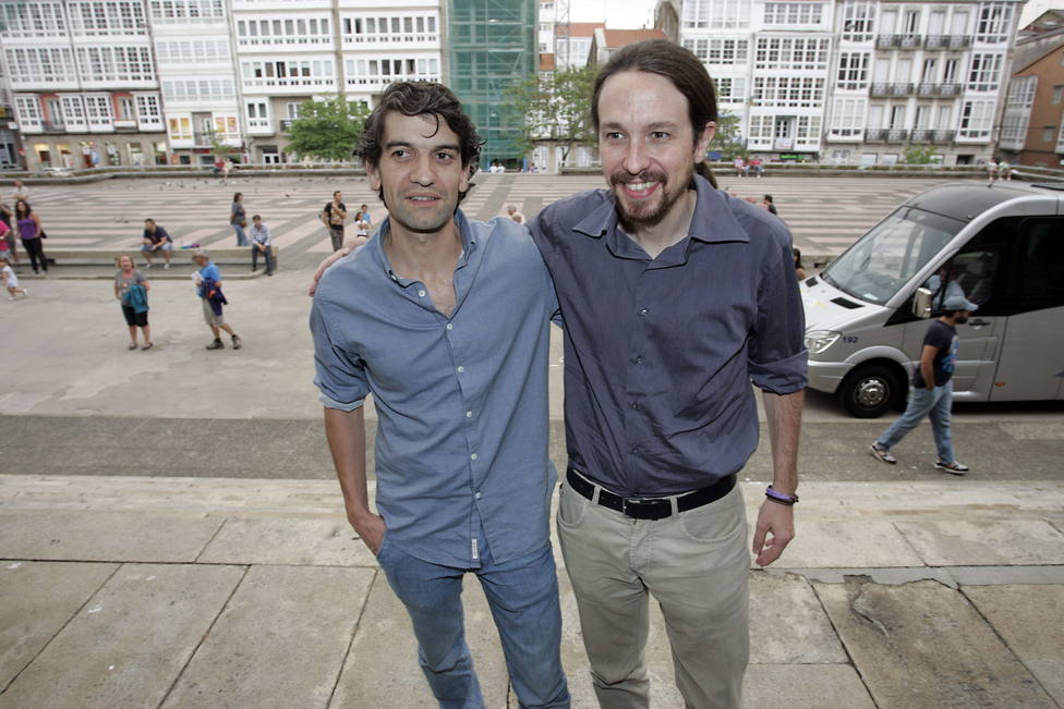 Jorge Suárez con Pablo Iglesias en julio de 2015 - FOTO: Efe/Kiko Delgado
