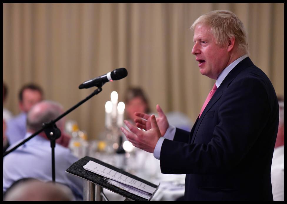 Boris Johnson agradece el estoico servicio de May y aboga por concluir el Brexit