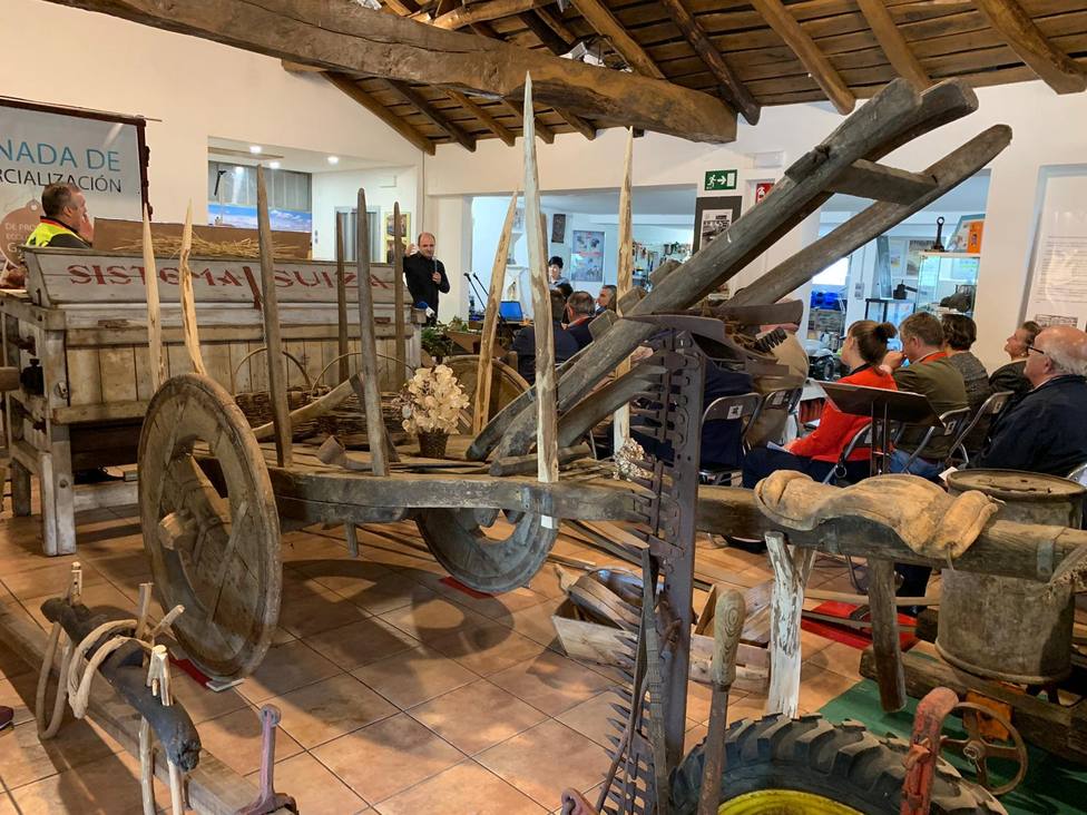 Nace un museo “único en Europa” que permite a los visitantes paseos en tractor histórico