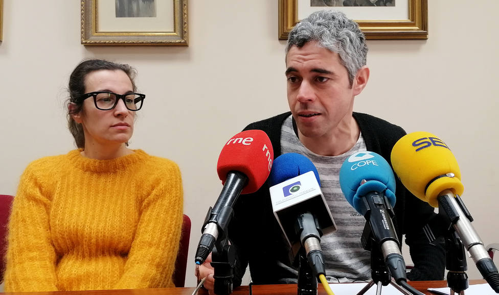 María do Mar López e Iván Rivas en rueda de prensa en el Ayuntamiento de Ferrol