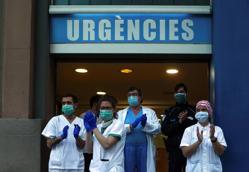 Las muertos por coronavirus en Cataluña bajan de 173 a 129 en el último día, pero suben los positivos