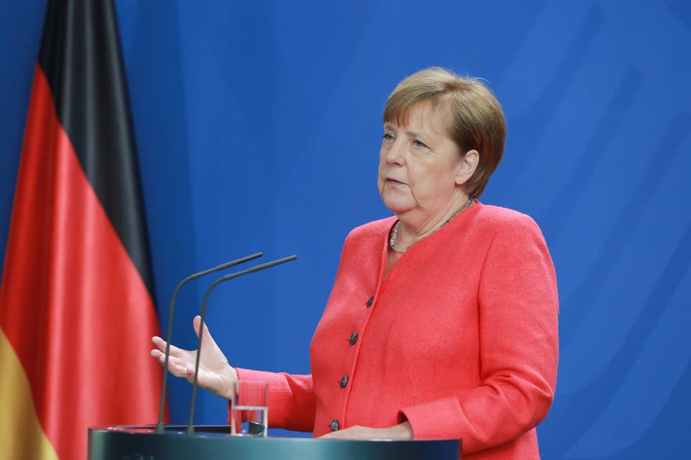 Merkel dice que Calviño cuenta con el apoyo en el Gobierno alemán