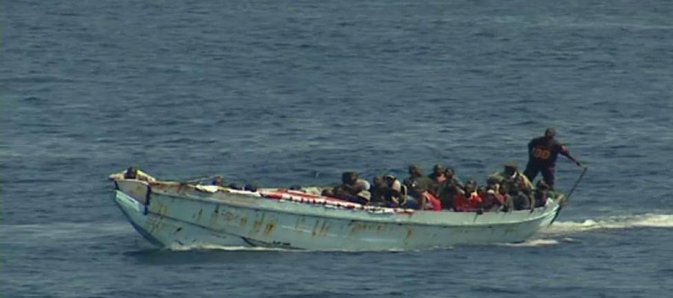Un migrante muerto y cinco en estado grave tras rescatar una patera con 33 personas al sur de Gran Canaria