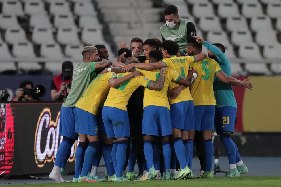La Selección brasileña celebrando su pase a la final de la Copa América (EFE)