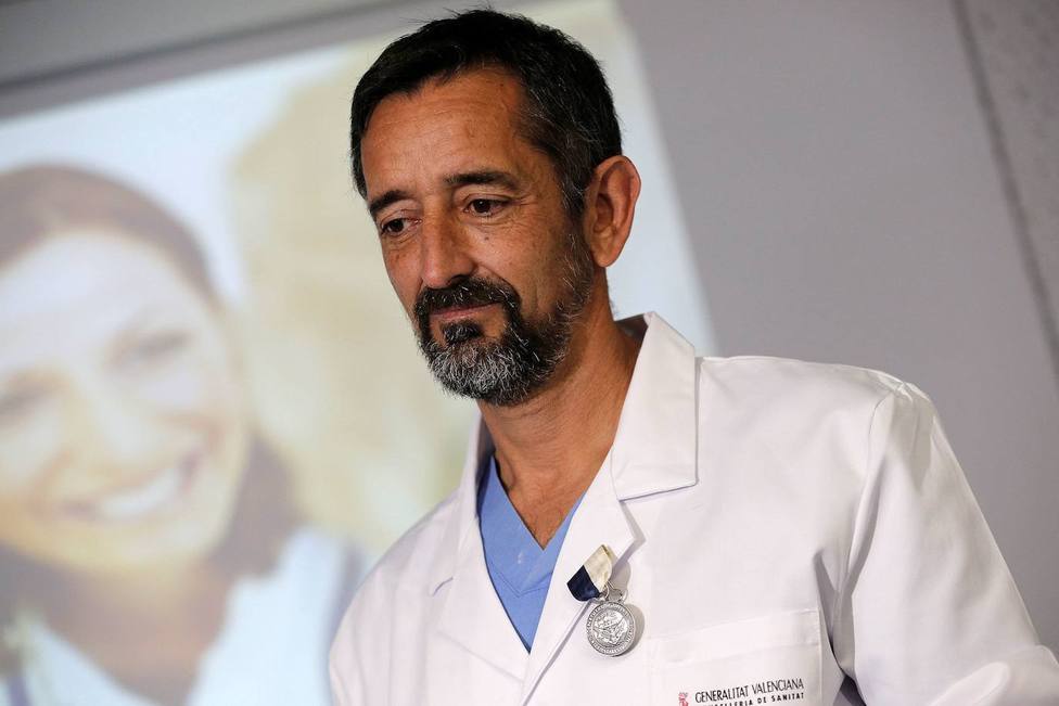 El doctor Cavadas pronostica cuándo dejará de ser obligatorio el uso de mascarillas