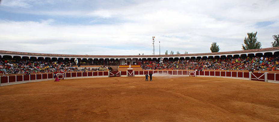 La plaza de toros de Peñaranda de Bracamonte acogerá este festival. ARCHIVO