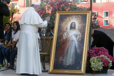 El papa visita el santuario Padre Hurtado en Santiago