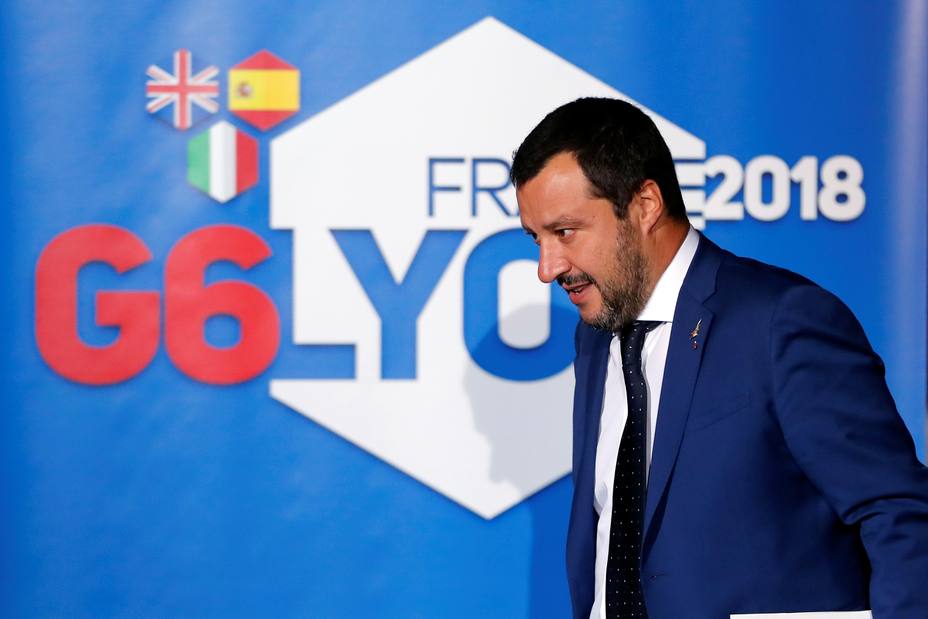 Salvini dice que las ONG ayudan a los traficantes de personas