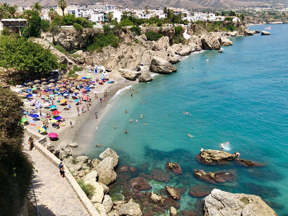 Cataluña, Comunidad Valenciana y Andalucía cuentan con el mayor número de playas con papeleras, según eltiempo.es
