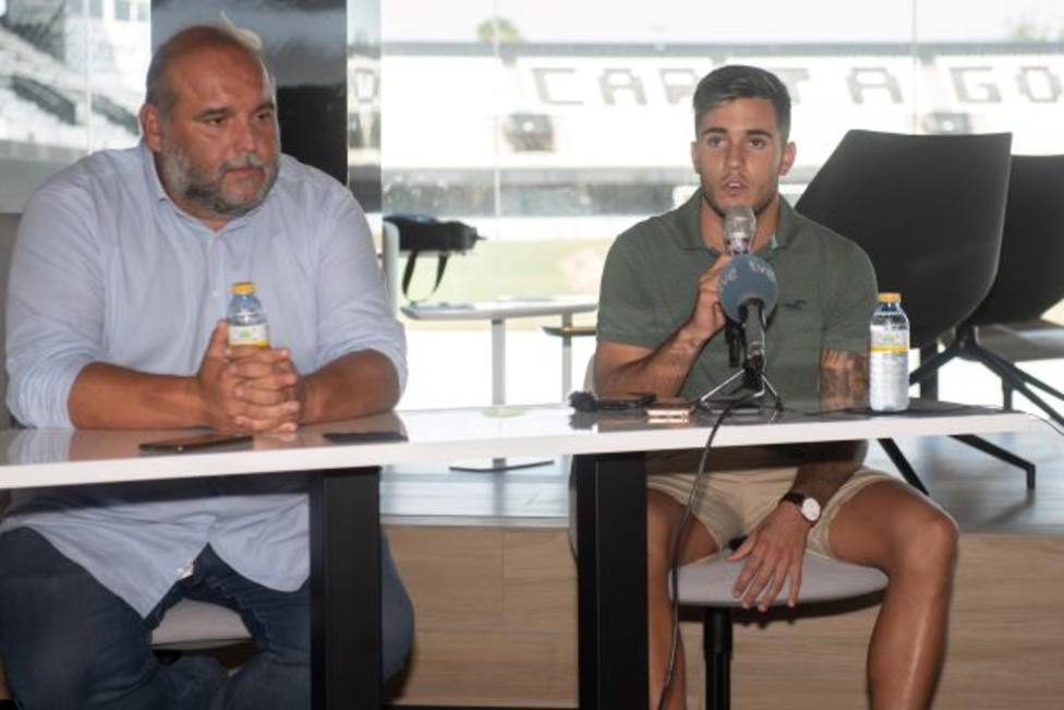 Simón Moreno: Llego con mucha ilusión al FC Cartagena